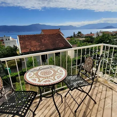 Seaside Getaway With Patio *