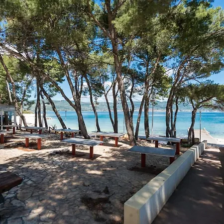 Dom wakacyjny Seaside Getaway With Patio