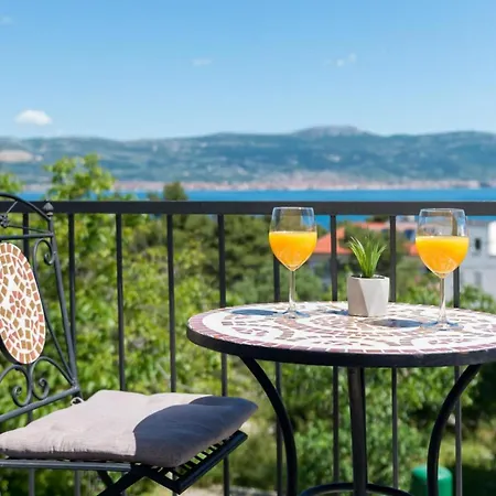Seaside Getaway With Patio * Slatine